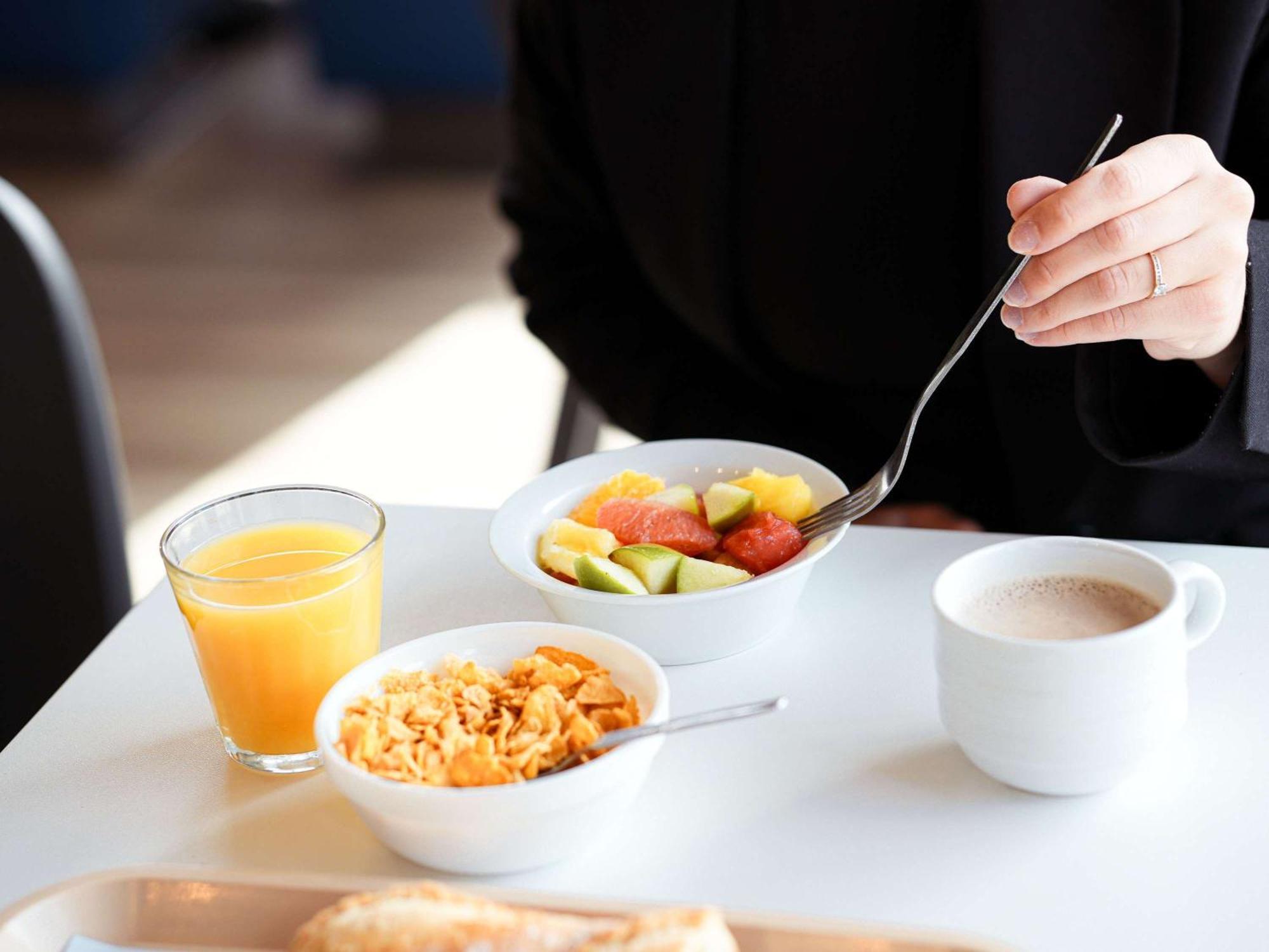 Ibis Budget Caen Porte De Bretagne Bretteville-sur-Odon Zewnętrze zdjęcie